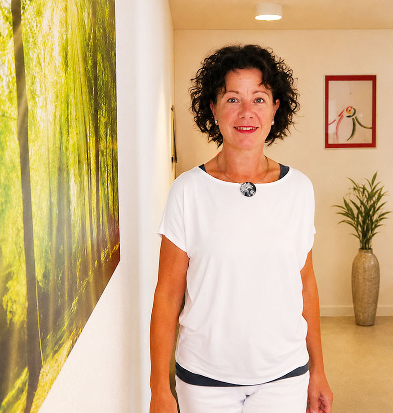 Heilpraktikerin Kristin Sternkopf Heilpraktikerin Kristin Sternkopf begrüßt Sie in ihrer Praxis